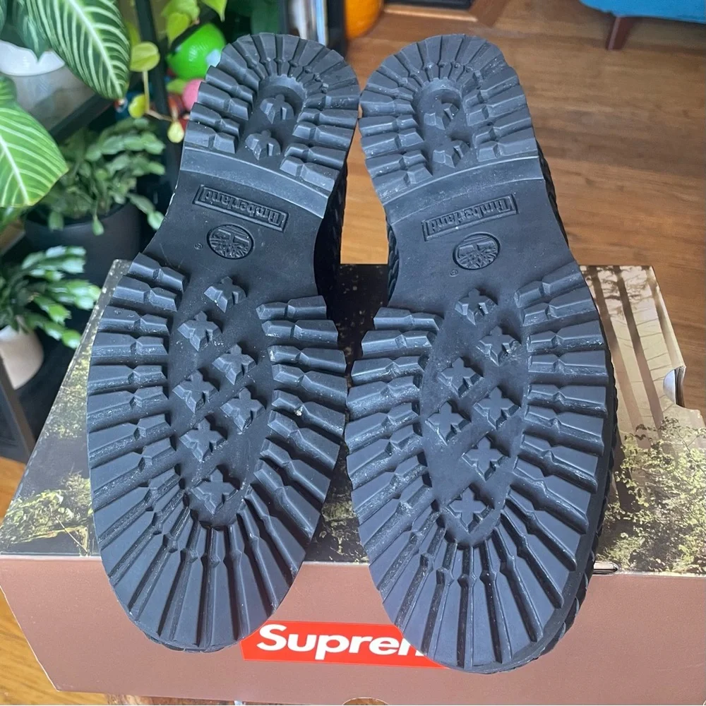 *SOLD* Supreme x Timberland Leather Woven Lug Shoe - Picture 4 of 5